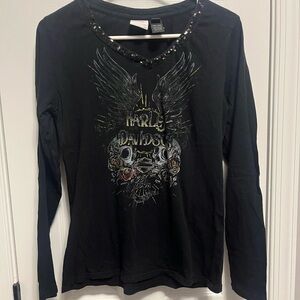 Black Medium Harley Davidson Long Sleeve T with sequence V neck 2 skulls